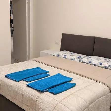 Lägenhet Modern Apartment - Como Centro Como